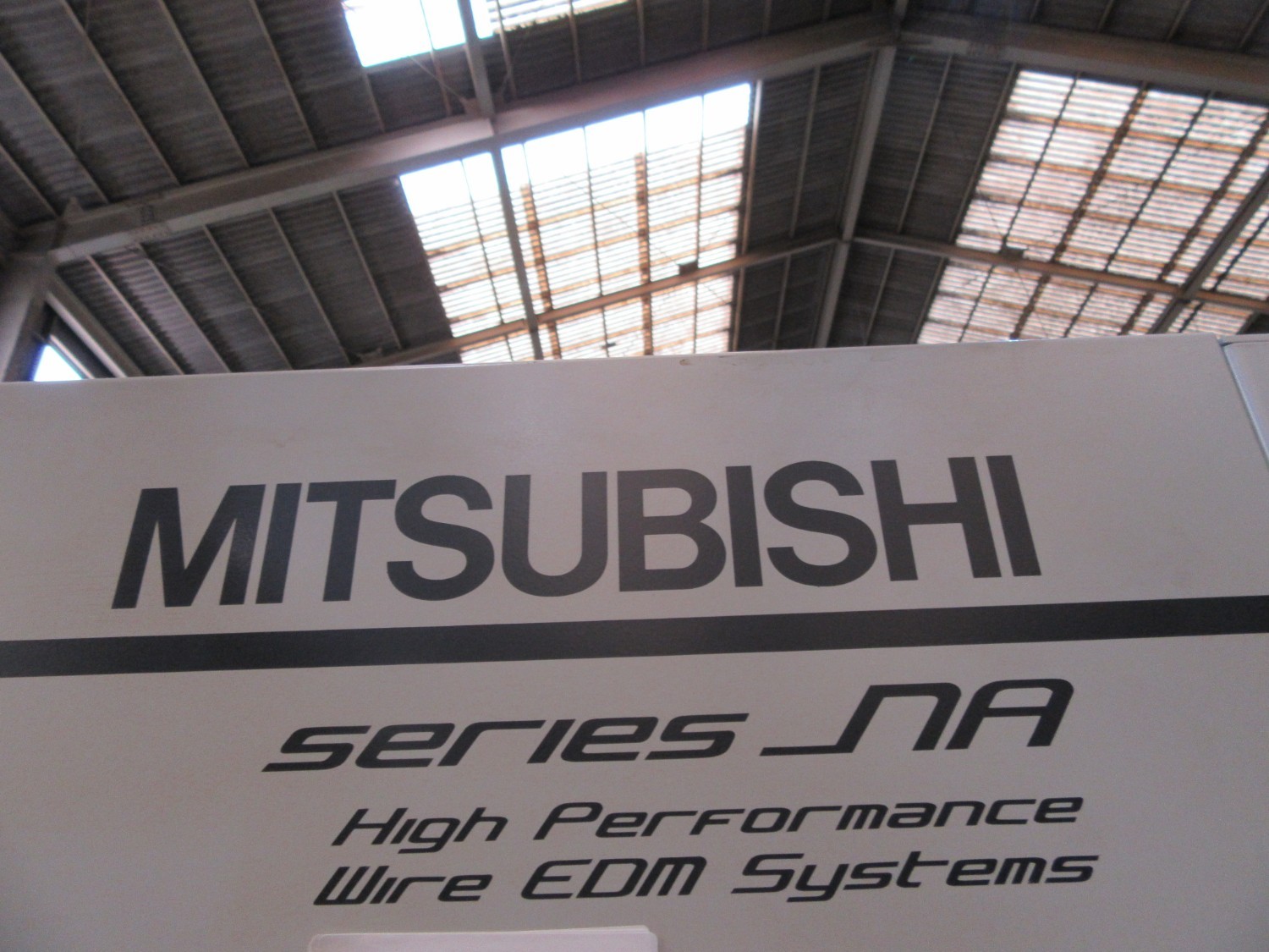 中古Wire-Cut EDM NA2400 MITSUBISHI