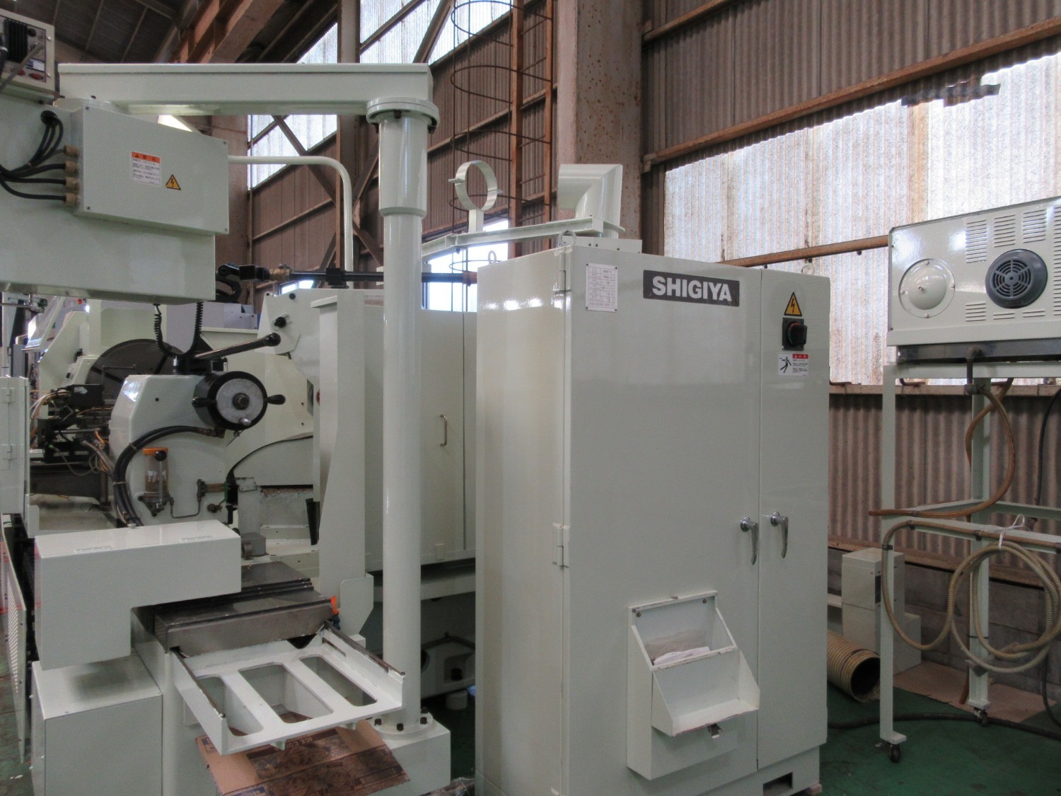 中古CNC Cylindrical Grinding Machine GAS-82 SHIGIYA