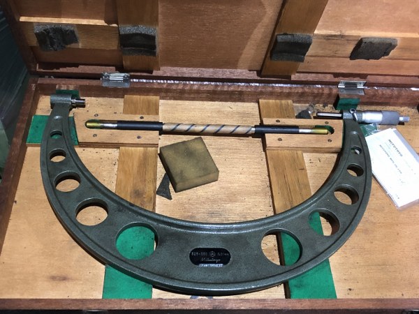 中古外側マイクロメーター [外側マイクロメーター]325～350ｍｍ　 ミツトヨ/Mitutoyo