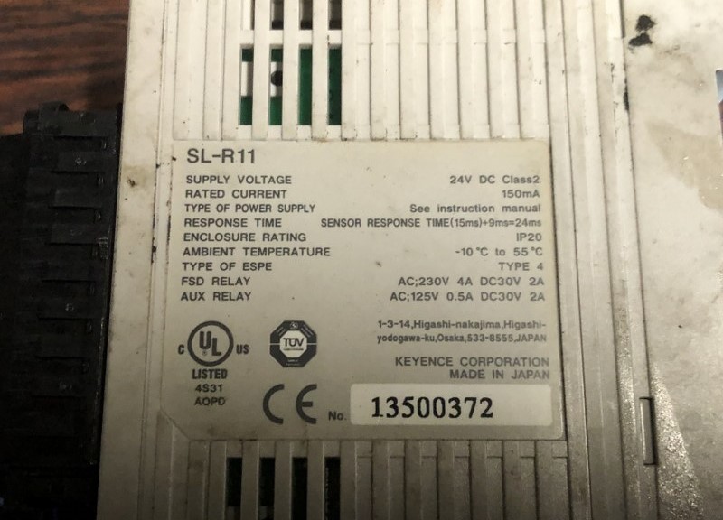 中古お買い得品・1山販売等 【セーフティーコントロールユニット】SL-R11 キーエンス/KEYENCE