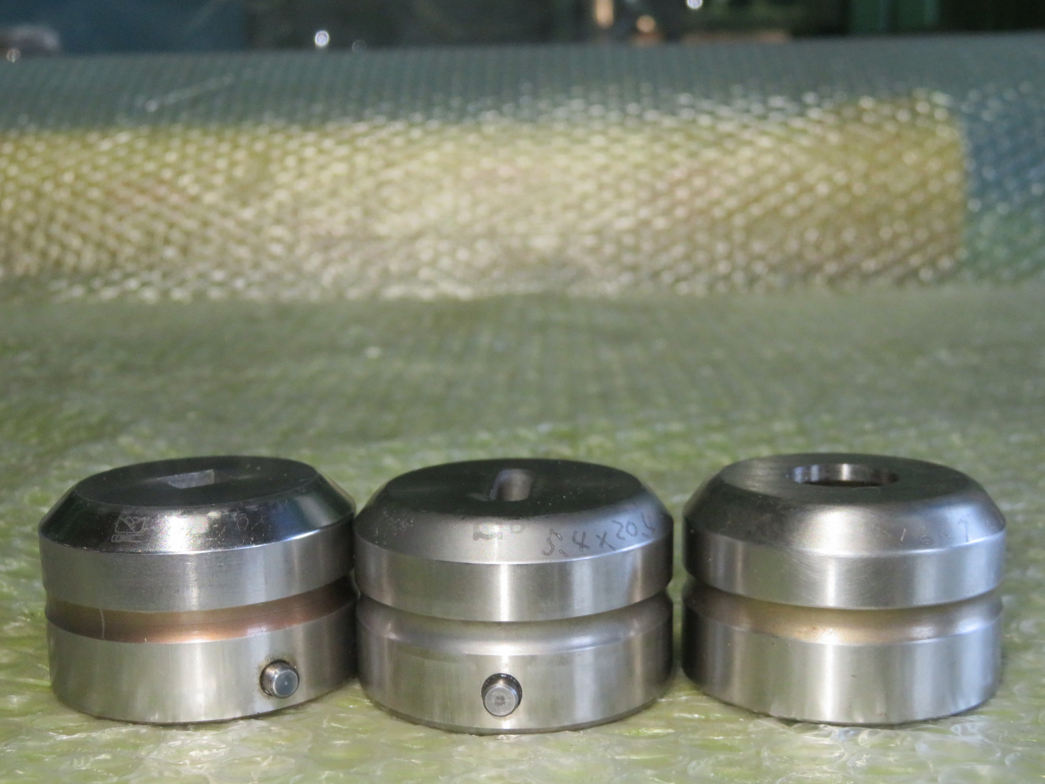 中古Tools 【タレパン金型１山3個(ダイ)】型式不明 AMADA/CONIC