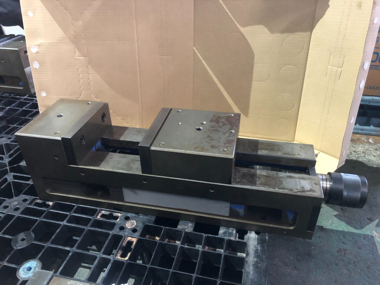 中古Hydraulic vise 油圧バイス 不明