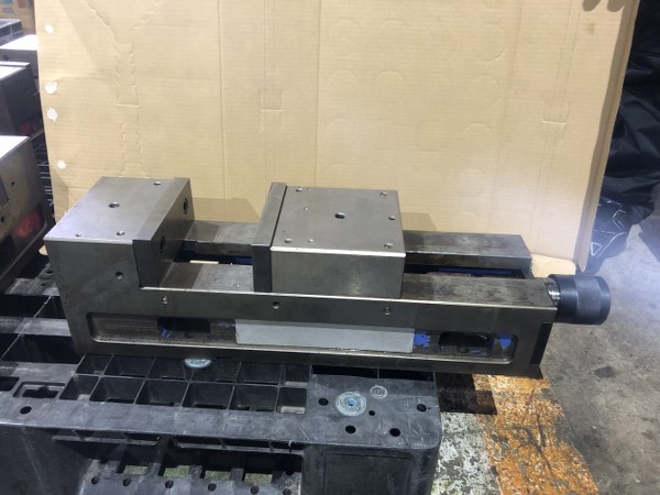 中古Hydraulic vise 【油圧バイス】 Unknown