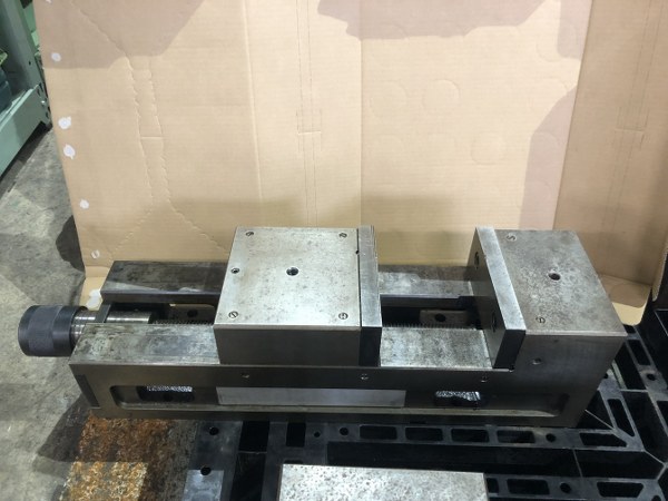 中古Hydraulic vise 【油圧バイス】 Unknown