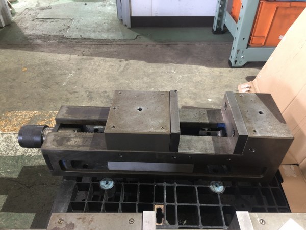 中古Hydraulic vise 【油圧バイス】 Unknown