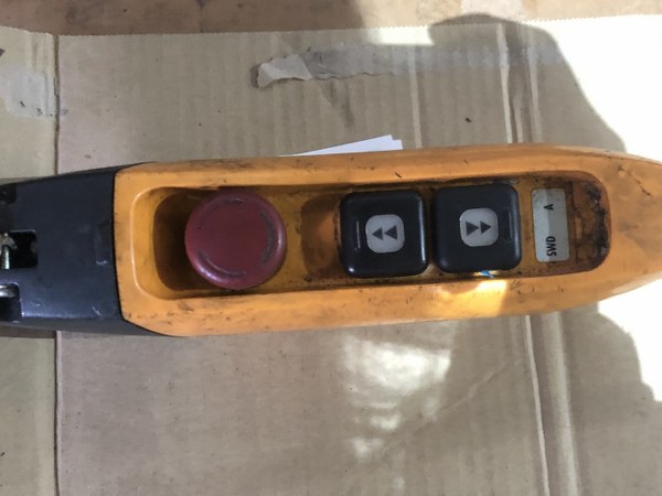 中古その他運送/荷役機械 [電気ホイスト]1トン キトー/KITO