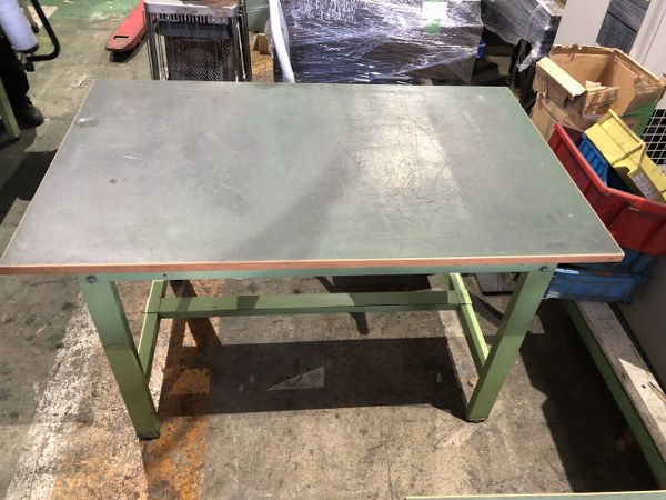 中古作業机 【作業台（テーブル）】W700xD700xH750mm サカエ/SAKAE