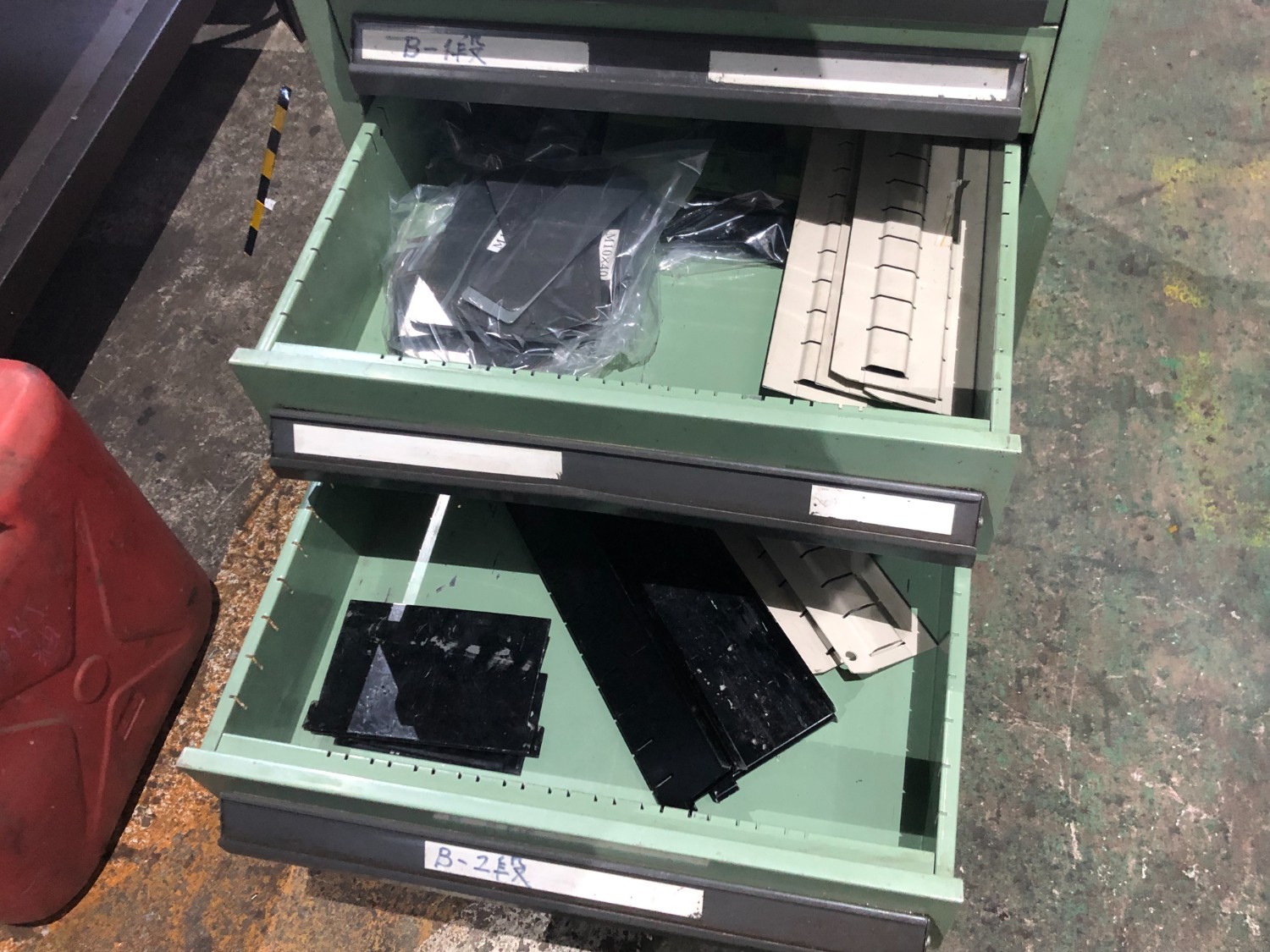 中古その他 キャビネット5段 サカエ