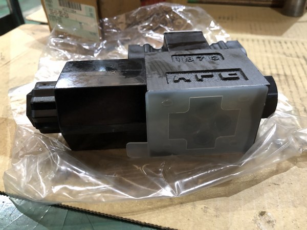 中古その他 「DSG-01シリーズ電磁切換弁」DSG-01-2B2-D24-50 油研工業/YUKEN KOGYO