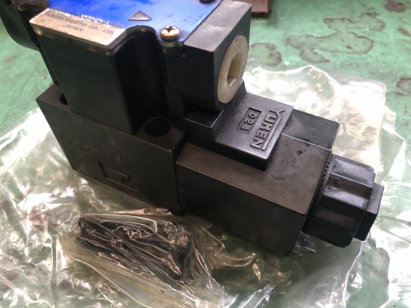 中古お買い得品・1山販売等 【DSG-01シリーズ電磁切換弁】S-DSG-01-2B2-D24-50 油研工業/YUKEN KOGYO