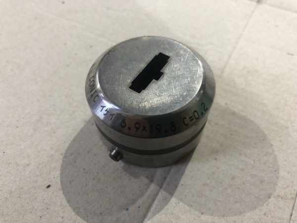 中古ロング 【タレパン金型（ロング/セット）】イケイ6.9ｘ19.8（パンチ）/イケイ6.9ｘ19.8　Ｃ＝0.2（ダイ） コニック/Conic