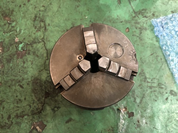 中古スクロールチャック 3爪チャック（スクロールチャック）　φ110mm 不明