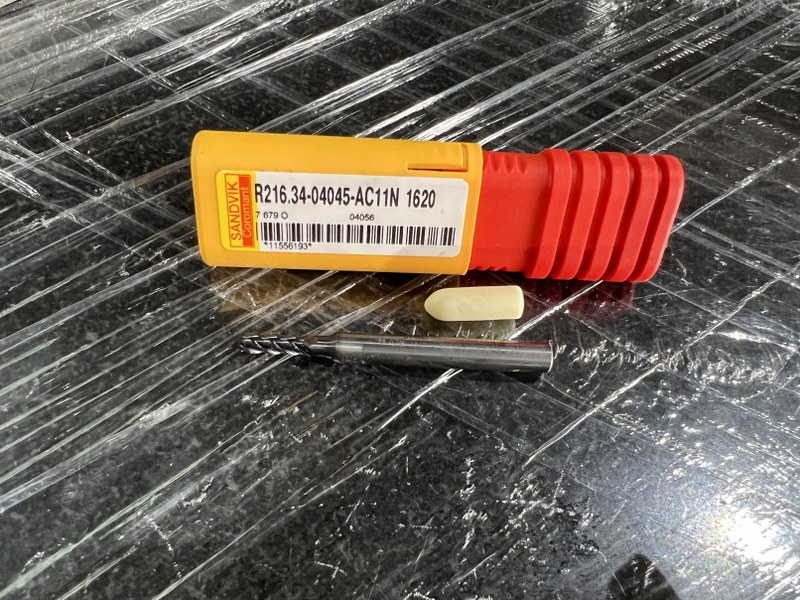 中古Other end mill 【コロミルプルーラ】R216.34-04045-AC11N 1620 SANDVIK/サンドビック