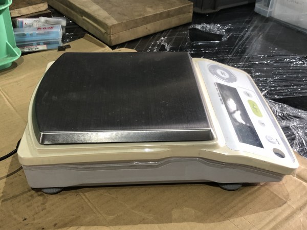 中古その他測定工具・基準器・試験機 【電子天びん】TX2202N (株)島津製作所