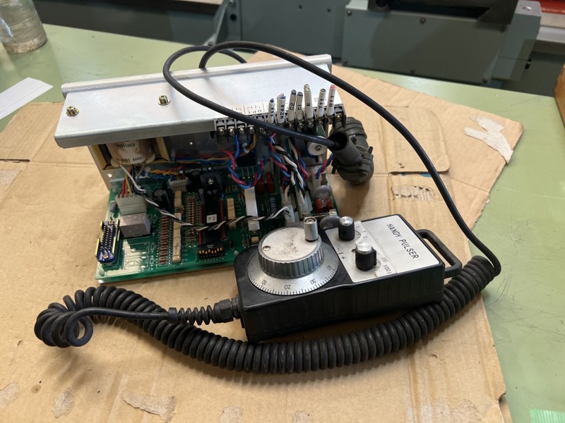 中古お買い得品・1山販売等 【電磁チャックコントローラ】C-305 COMDUX