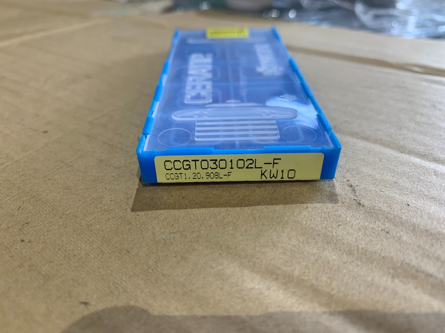 中古Cutting Exchange Chip CCGT030102L-F  KW10  京セラ/Kyocera