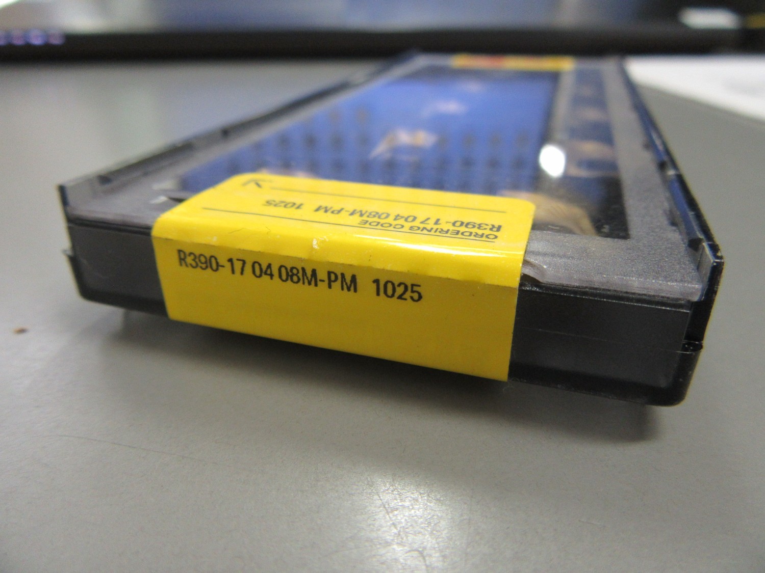 中古インサート（チップ） コロミル390用チップ R390170408MPM　1025　 サンドビック