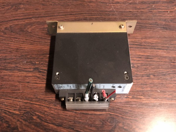 中古お買い得品・1山販売等 【パワーサプライ】EAK24-OR7H 不明