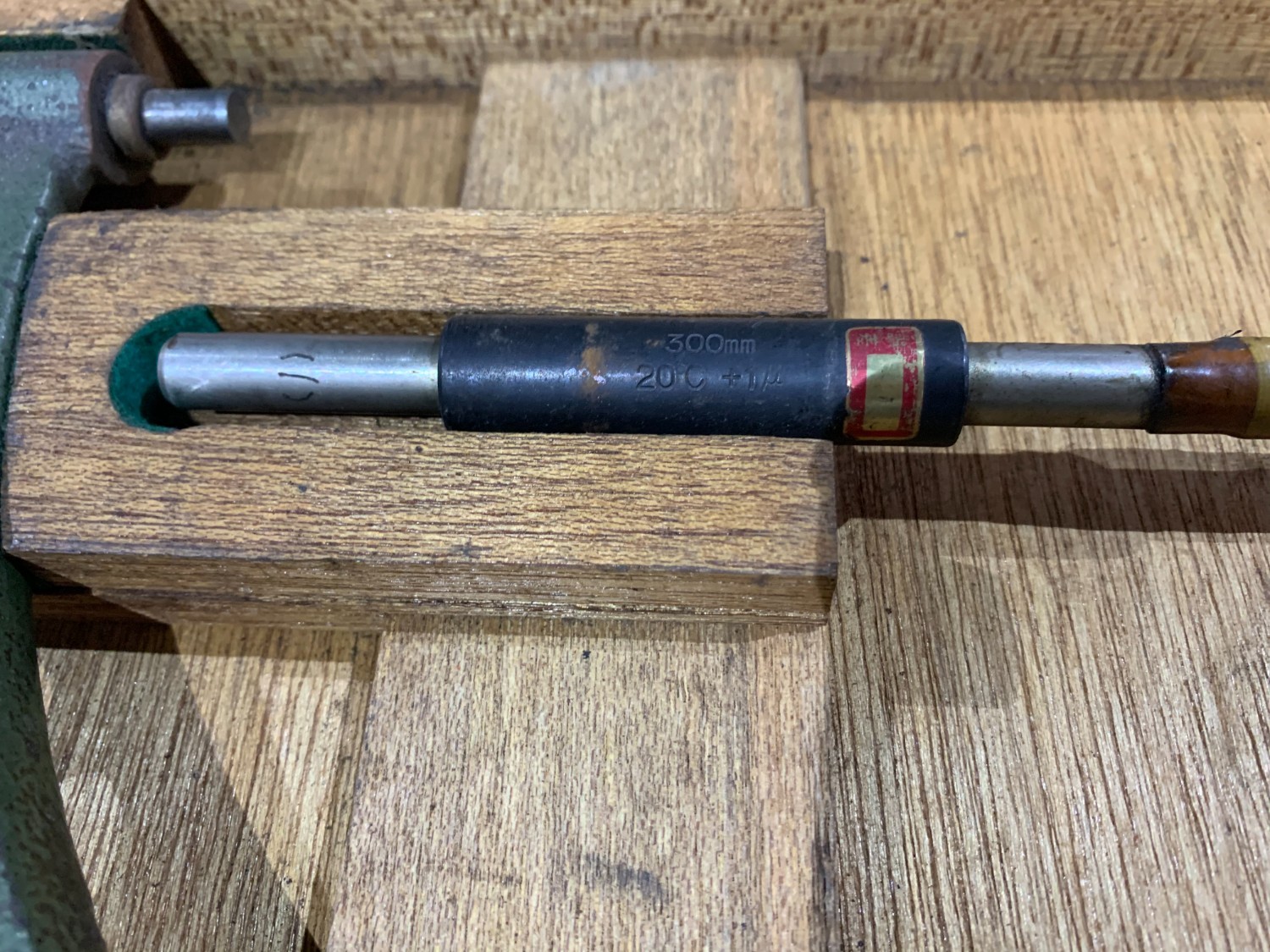 中古Outside micrometer 【外側マイクロメーター】 測定範囲：300～325ｍｍ ミツトヨ/Mitutoyo