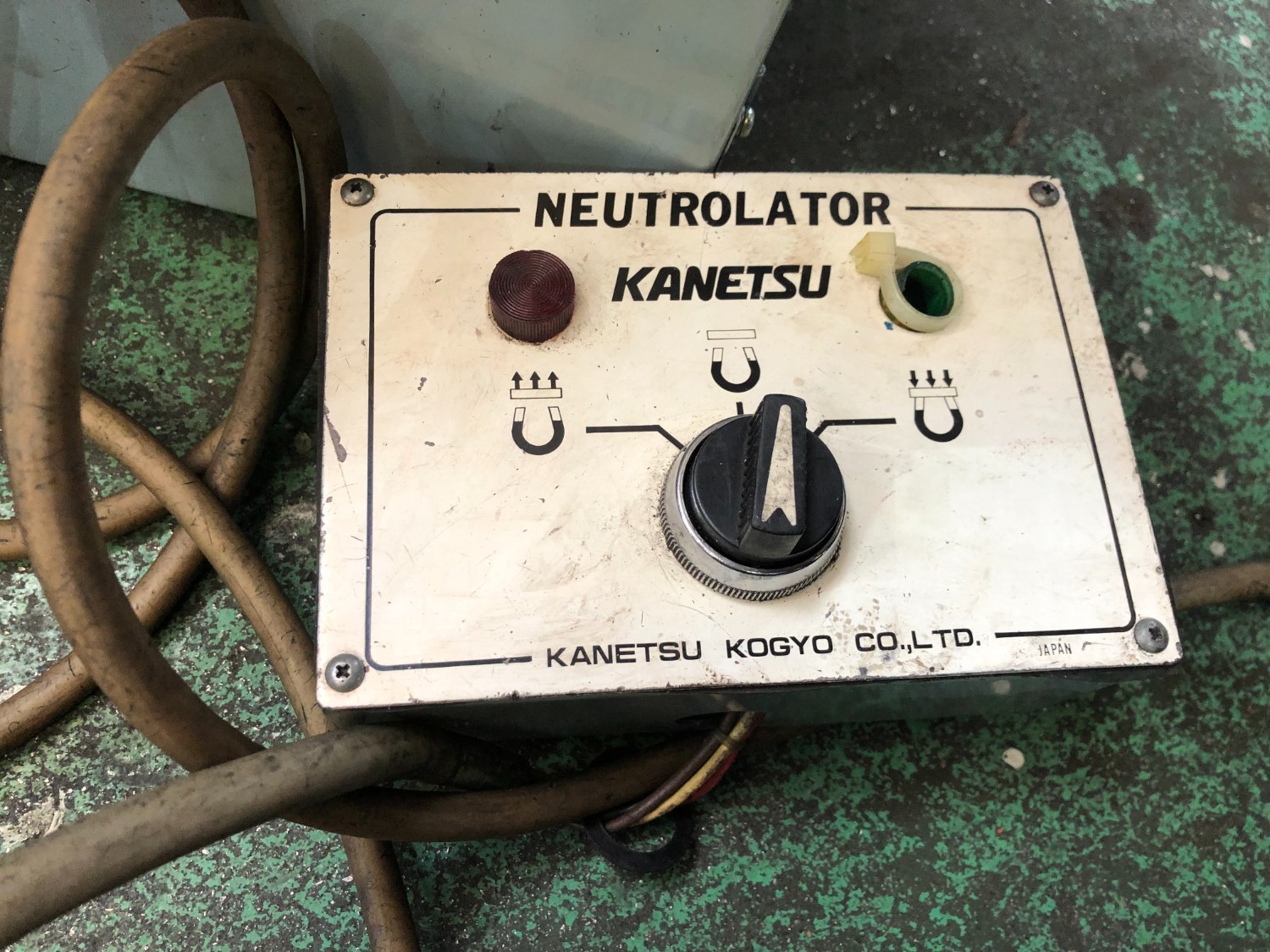 中古Electromagnetic chuck 【電磁マグネットチャック】KETZ-40100A カネテック/KANETSU KOGYO