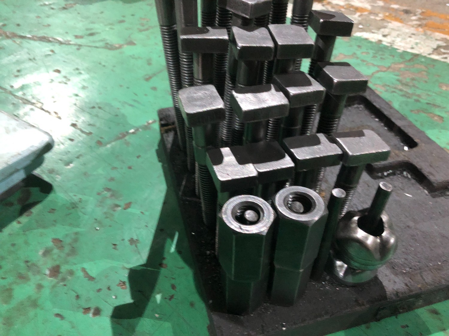 中古作業工具・作業用備品 【クランプセット】　22個 不明