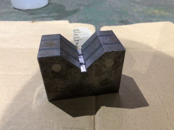 中古Magnet Product(Chuck and Demagnetizer etc.) [マグネットVブロック]KMV-50C KANETEC/カネテック