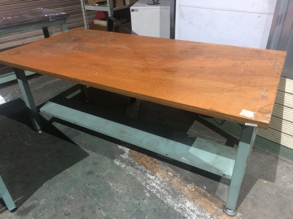 中古作業机 【作業台（テーブル）】W700xD700xH750mm サカエ/SAKAE