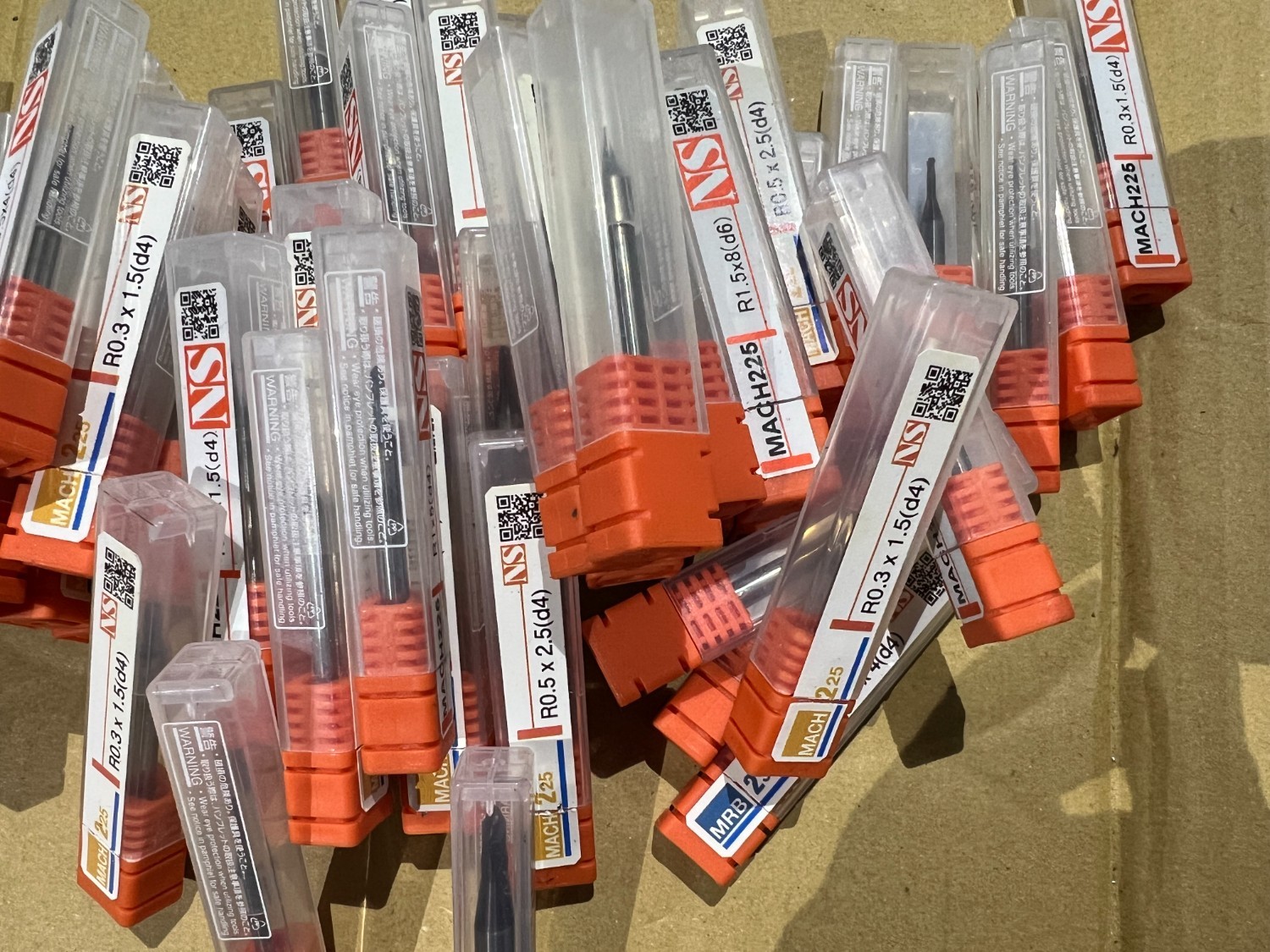 中古お買い得品・1山販売等 【エンドミル1山】様々なメーカーやサイズがあります。 様々