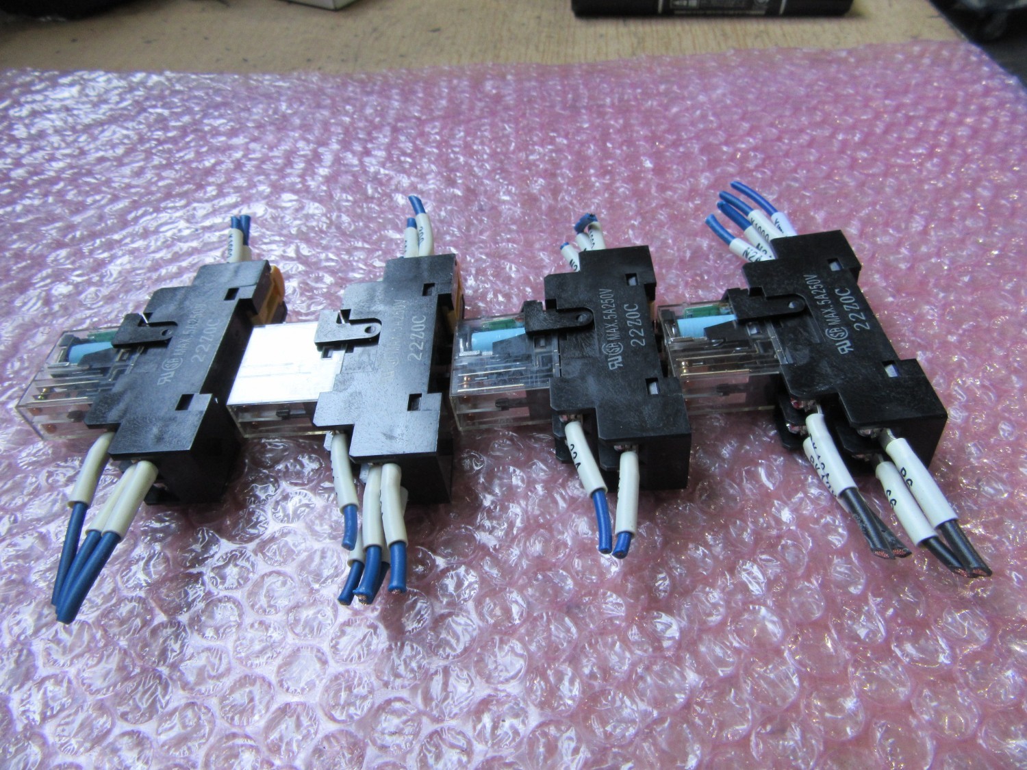 中古その他 【ミニパワーリレー4個】G2R-2-SND(24V DC) オムロン
