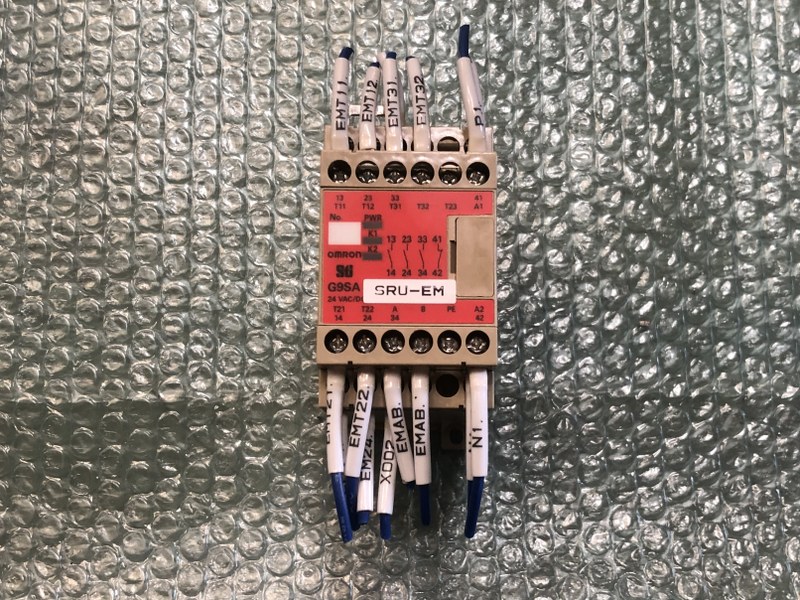 中古お買い得品・1山販売等 【セーフティリレーソケット】G9SA-301 オムロン/OMRON
