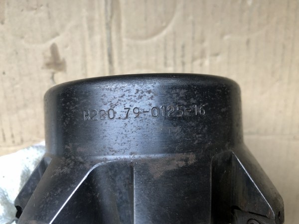中古切削・旋削・穴あけ・ネジ加工用工具 「フェイスミルカッター」R220.79-0125-16 SECO TOOLS