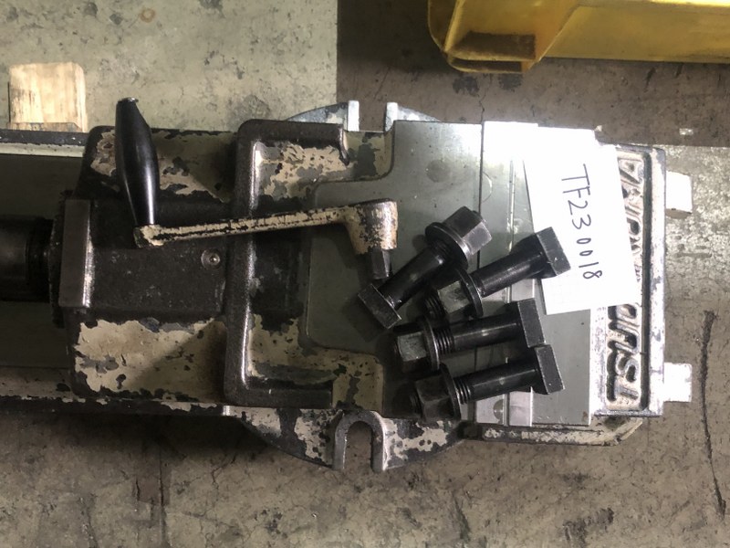 中古Hydraulic vise 【油圧バイス】口幅175mm　口高60mm 津田駒/TSUDAKOMA