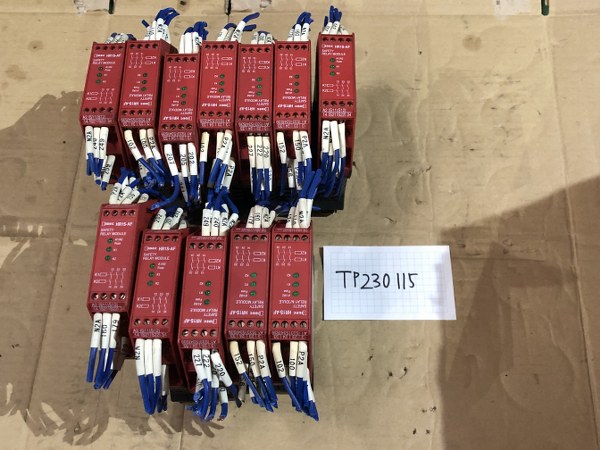 中古Special deals・Set etc 【安全リレーモジュール】HR1S-AF IDEC