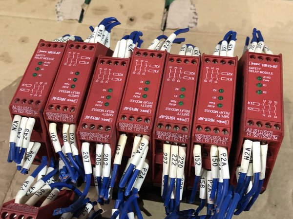中古Special deals・Set etc 【安全リレーモジュール】HR1S-AF IDEC