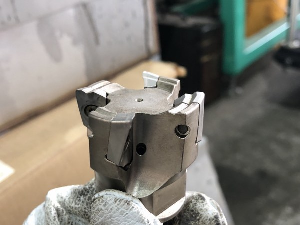 中古Turning tools 「ねじ込み式エンドミルカッター」G211.40.R.04-15 CERATIZIT