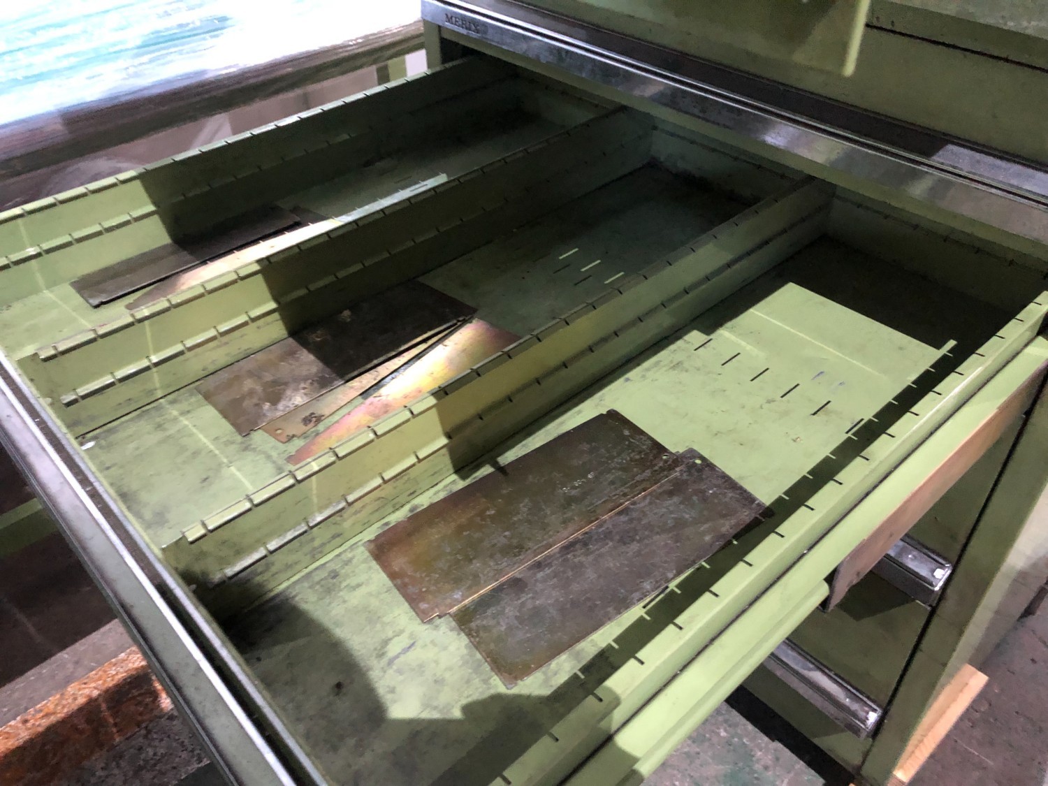 中古Workbench and Surface plates ツールキャビネット(W750xD700xH1505mm) MERIX