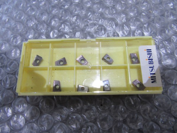 中古Cutting Exchange Chip [チップ]QOMTO830R-M2 VP15TF　  三菱マテリアル/Mitsubishi Materials