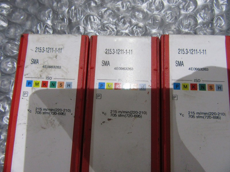 中古Cutting Exchange Chip 【チップ】215.3-1211-1-11　SMA4E0963263（3個） サンドビック/Sandvik