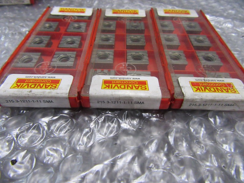 中古Cutting Exchange Chip 【チップ】215.3-1211-1-11　SMA4E0963263（3個） サンドビック/Sandvik