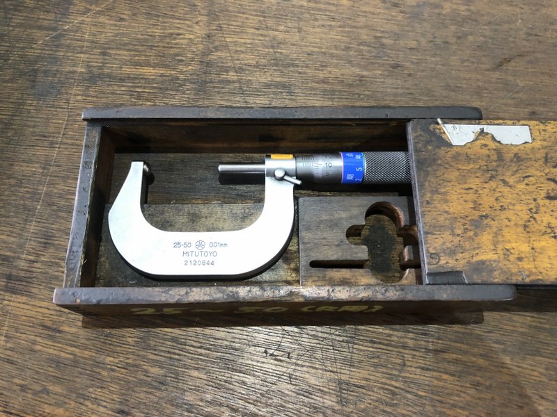 中古Outside micrometer 【外側マイクロメーター】25-50　0.01ｍｍ ミツトヨ/Mitutoyo