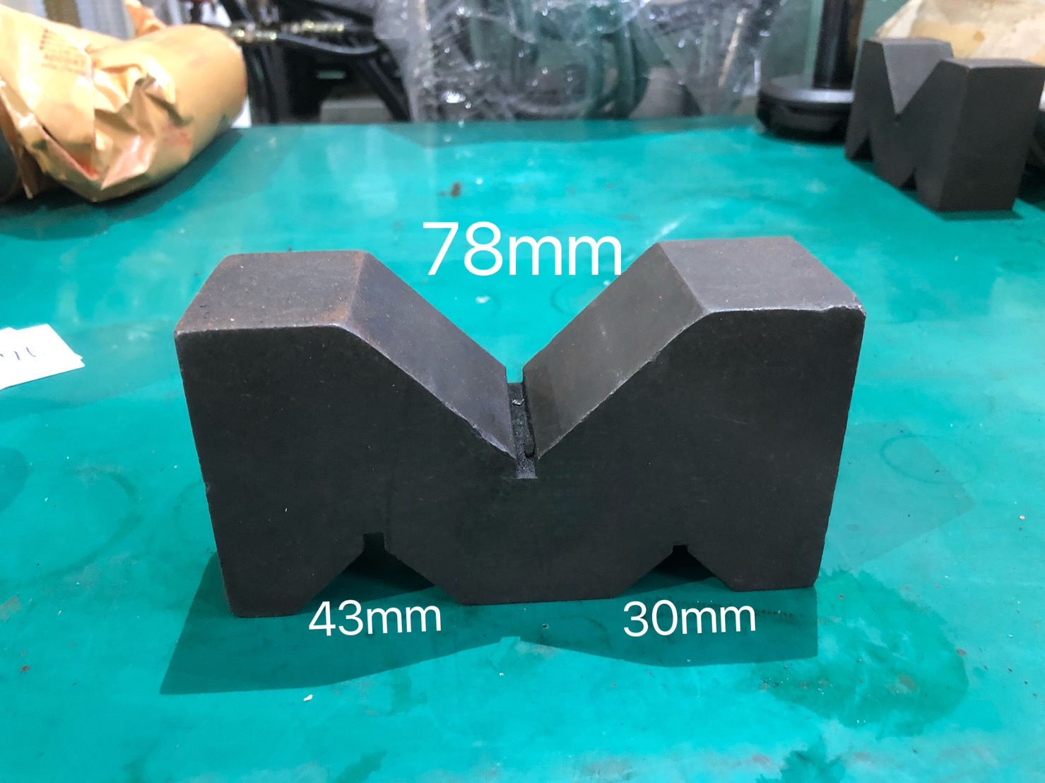 中古ブロック類 【Vブロック】サイズ115x60x78ｍｍ 不明