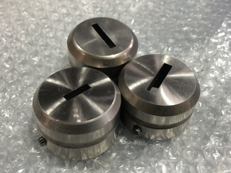 中古Die 【タレパン金型（ダイ）3個】4.2ｘ15.2/4.4ｘ25.4/5.2ｘ25.2 アマダ/AMADA