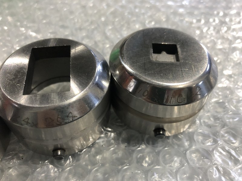 中古Die 【タレパン金型（ダイ）3個】20.2ｘ20.2/16.4ｘ25.4/10.5ｘ11　Ｃ＝0.2 コニック/Conic
