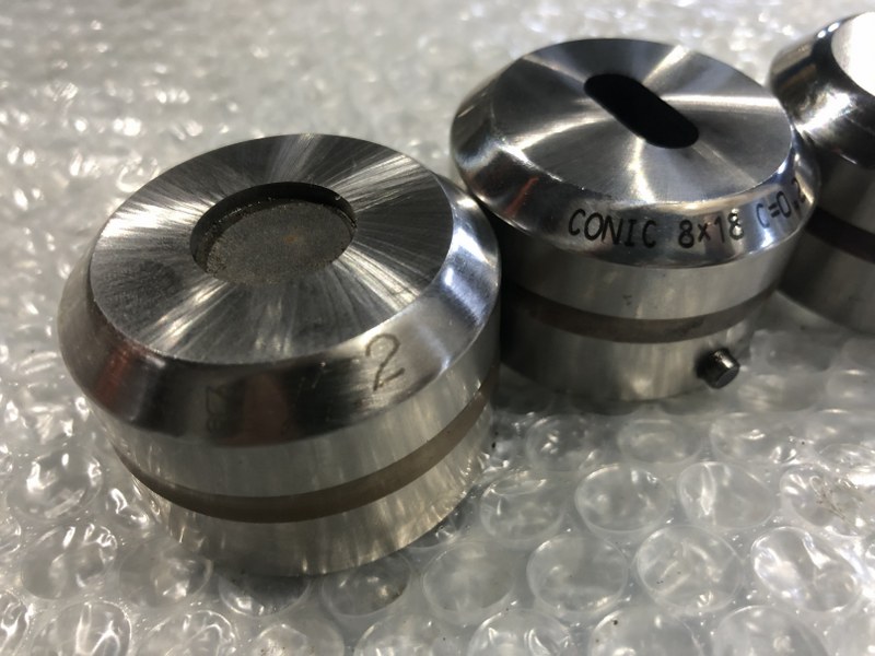 中古Die 【タレパン金型（ダイ）3個】17.2/8ｘ18　Ｃ＝0.2/19.7 コニック/Conic