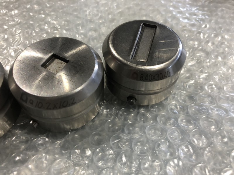 中古ダイ 【タレパン金型（ダイ）3個】9.55ｘ9.55/10.2ｘ10.2/8.40ｘ30.40 アマダ/AMADA