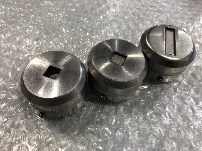 中古ダイ 【タレパン金型（ダイ）3個】9.55ｘ9.55/10.2ｘ10.2/8.40ｘ30.40 アマダ/AMADA