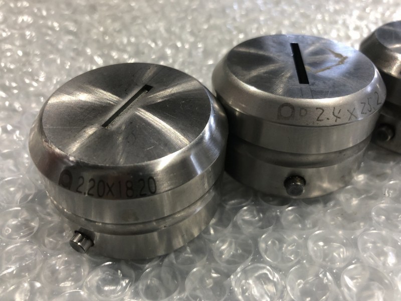 中古ダイ 【タレパン金型（ダイ）3個】2.20ｘ18.20/2.4ｘ25.2/2.2ｘ25.2 アマダ/AMADA