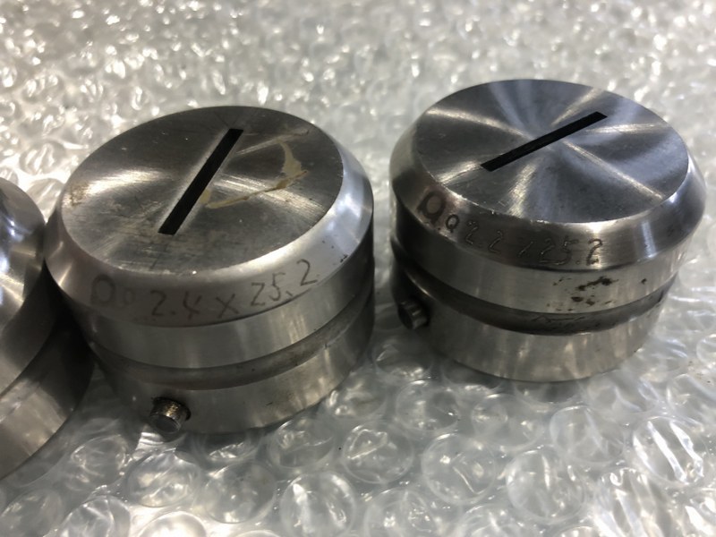 中古Die 【タレパン金型（ダイ）3個】2.20ｘ18.20/2.4ｘ25.2/2.2ｘ25.2 アマダ/AMADA