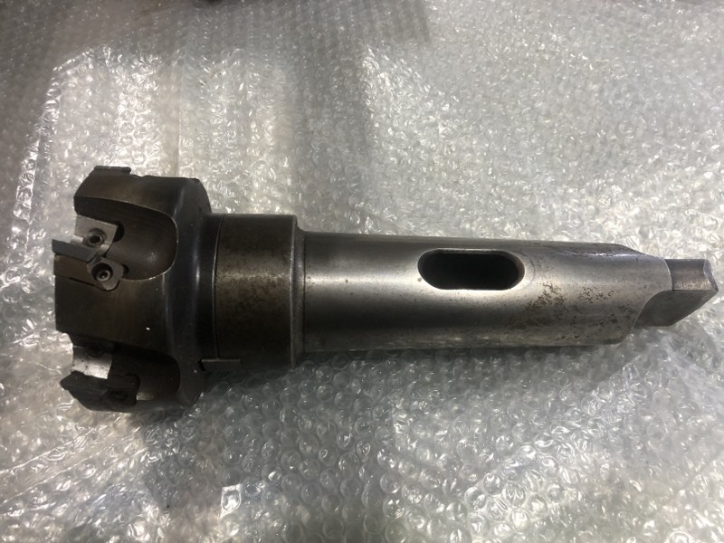 中古Face milling TSE4003RIA  4枚刃 TUNGALOY