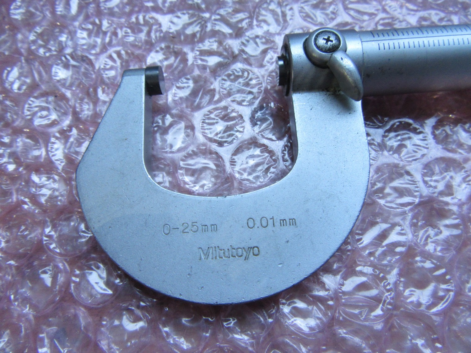中古Outside micrometer 【外側マイクロメーター】測定範囲:0-25mm 目量:0.01mm Mitutoyo